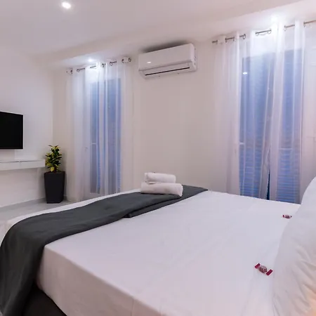 The Se7en10 Apartment