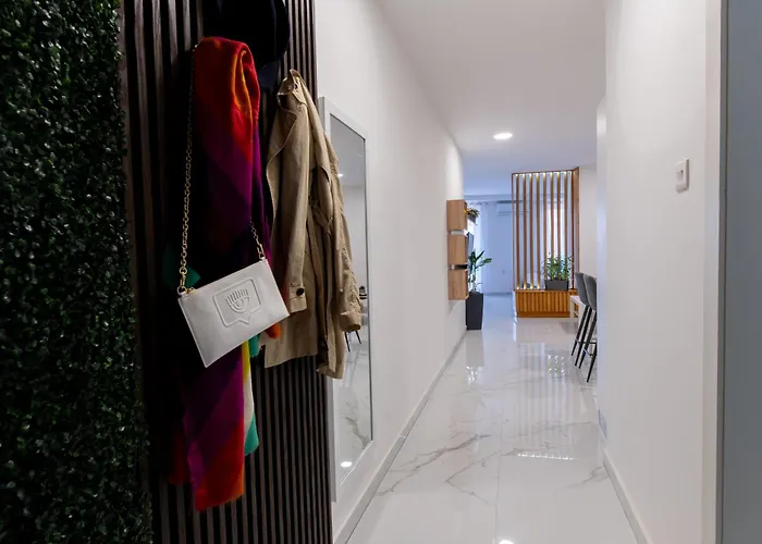 Apartment Stylish Place In St Julians