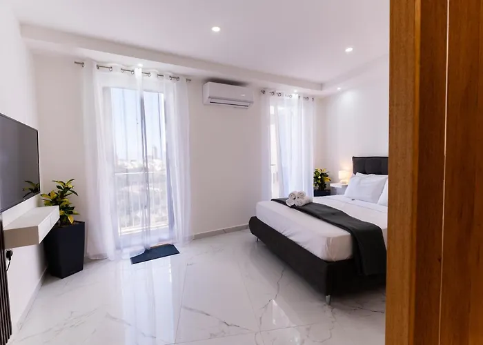 Stylish Place In St Julians Apartment *